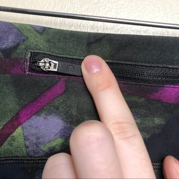 Lululemon Speed Up Tight - Aura Dark Chrome Multi Size 6 - Picture 6 of 13